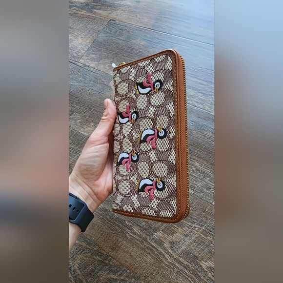 COACH Accordion Zip Wallet - Picture 7 of 7